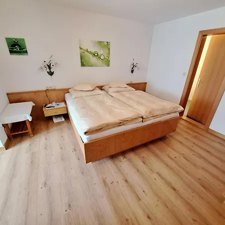 Mallaun Oda ve Kahvaltı 2*