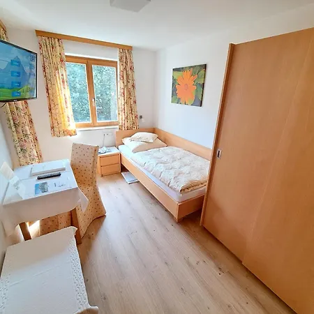 Mallaun Oda ve Kahvaltı 2*